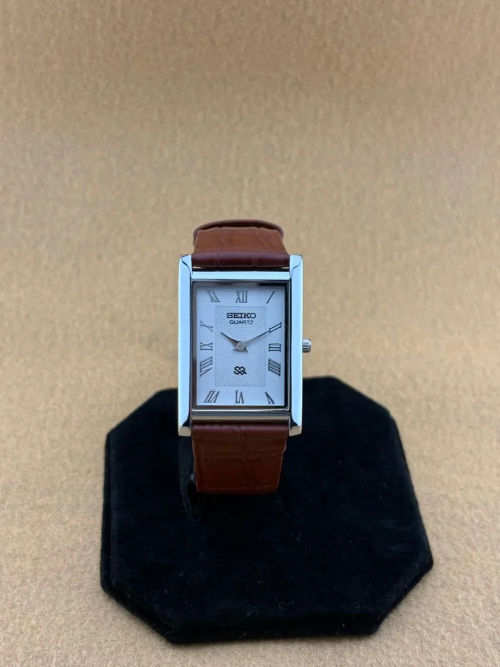 WHITE SILVER VINTAGE Seiko Vintage slim Quartz men's Wristwatch
